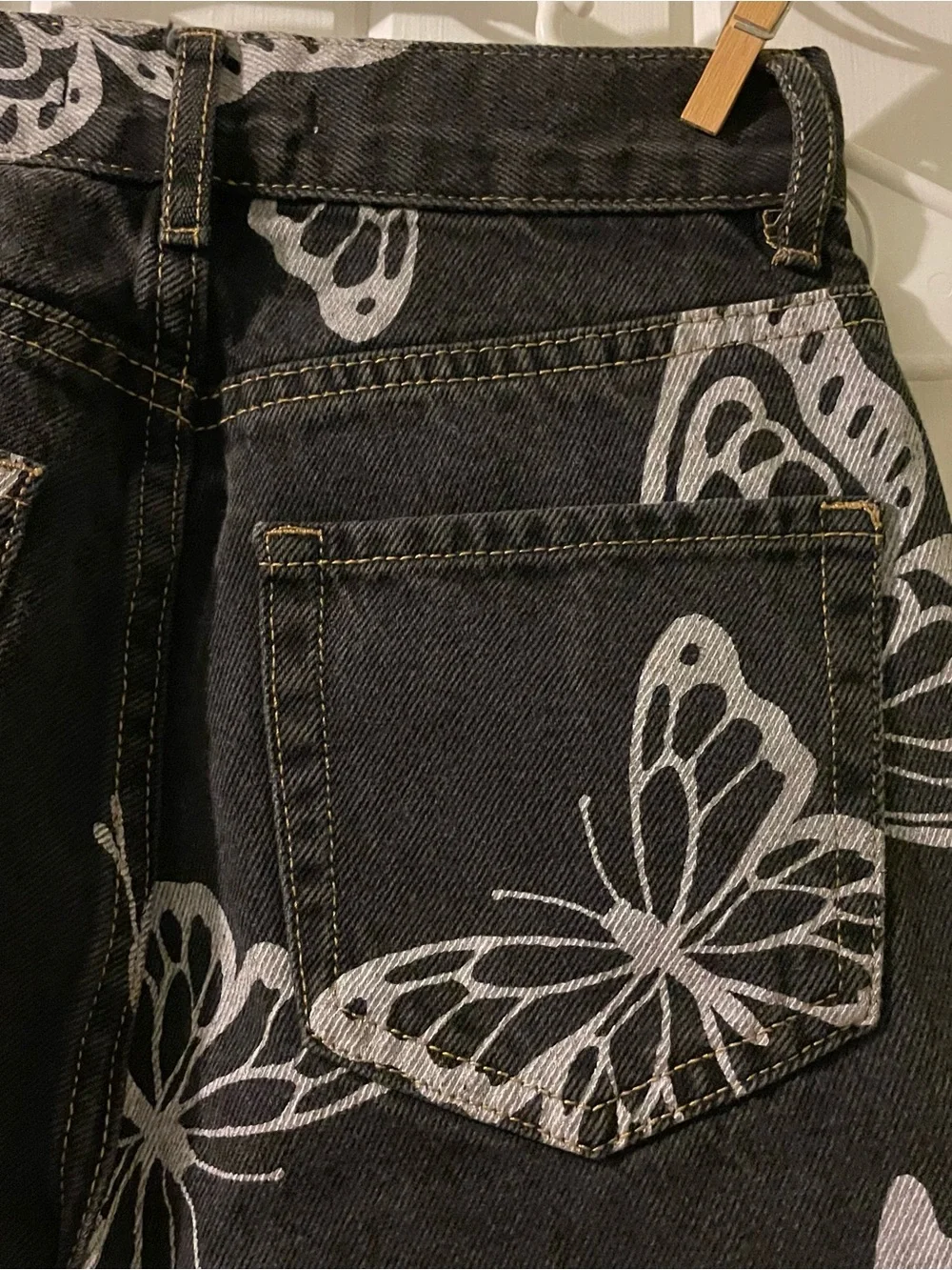 PACSUN butterfly cropped jeans-size 24 like new - Picture 5 of 9